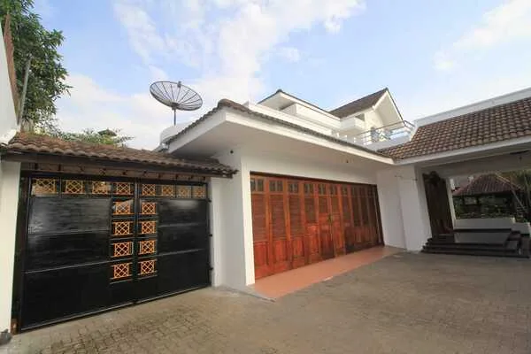 Jual Tanah Rumah Mewah 2 Lantai di Jalan Pandeyan Yogyakarta 1